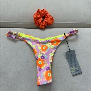 ONEONE floral cheeky bikini bottoms with matching hair tie